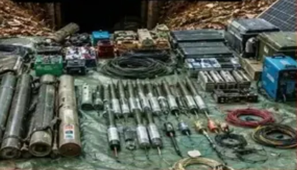 CG Breaking : जंगल में छिपा था नक्सलियों का बड़ा जखीरा, देखकर सुरक्षाबलों के जवान भी रह गए दंग, करोड़ों कैश के साथ कई हथियार बरामद