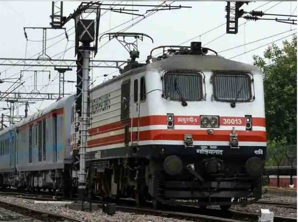 CG News : प्रेम कहानी का दर्दनाक अंत, घर से गायब प्रेमी जोड़े की रेलवे ट्रैक पर मिली लाश, पुलिस जांच में जुटी
