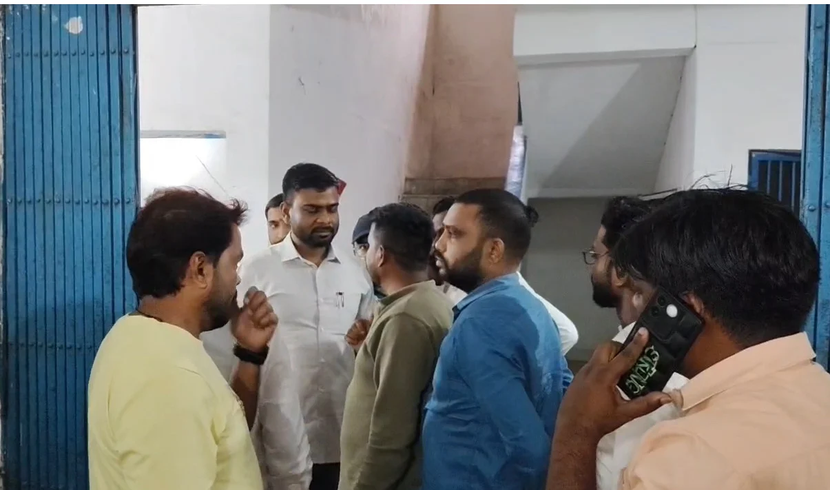 CG News : भाजपा विधायक पर नायब तहसीलदार से मारपीट का आरोप, कपड़े फाड़ने तक की नौबत अफसर पर ही दर्ज हुआ केस, विधायक का ….