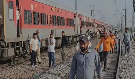 Train Accident : ट्रेन से कटकर 4 यात्रियों की मौत, महज इस अफवाह ने ले ली चारों की जान, दिल्ली-मुंबई रेलवे रूट बाधित
