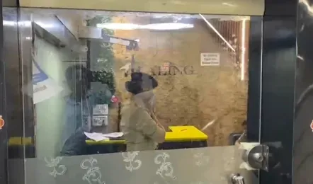 Raid in Spa Center : शहर के इस स्पा सेंटर में हो रहा था अनैतिक काम! पुलिस ने मारी रेड, मैनेजर सहित दो युवकों को हिरासत में