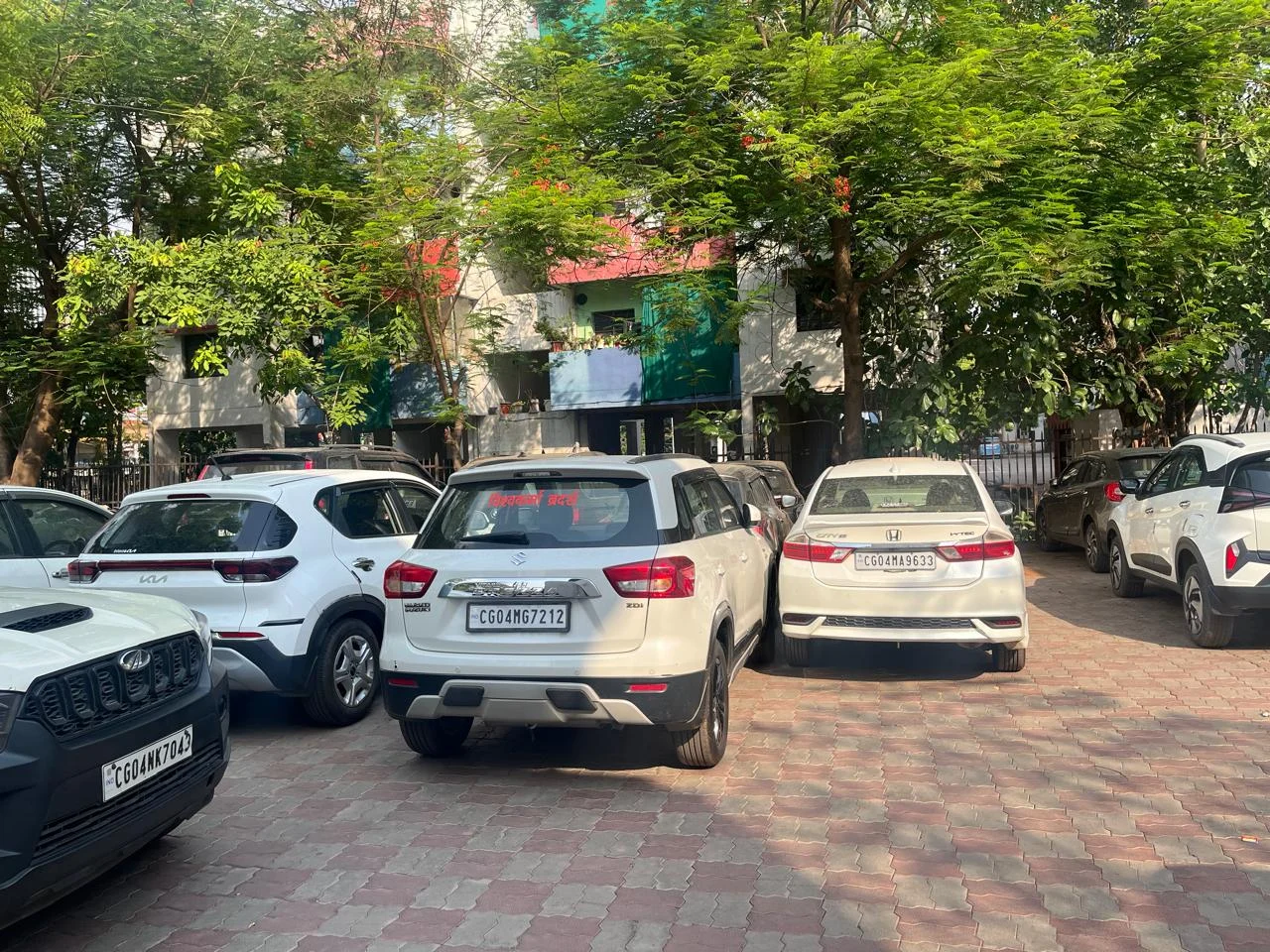 CG Crime : चोरी की लग्जरी कारों का बड़ा खुलासा, 25 से ज्यादा गाड़ियां खपाने की थी तैयारी, फर्जी दस्तावेज तैयार कर…