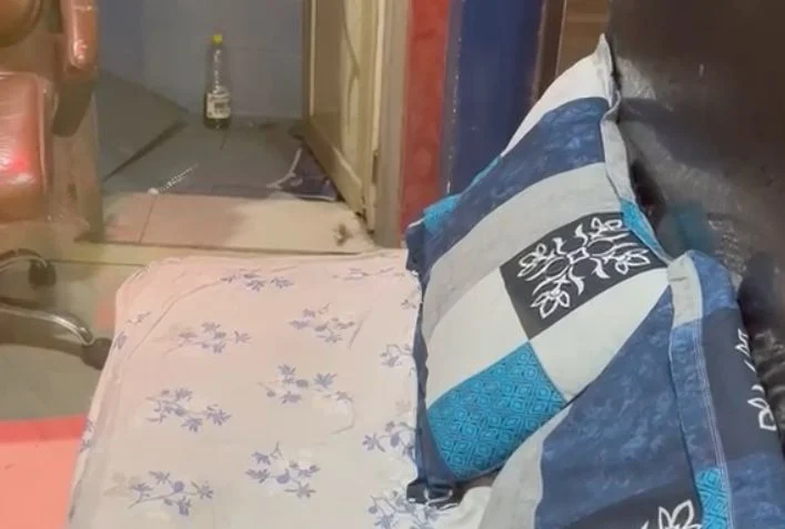 CG Sex Racket Busted : सेक्स रैकेट का भंडाफोड़, तीन लड़कियां आपत्तिजनक हालत में हिरासत में, लॉज में कई सामान
