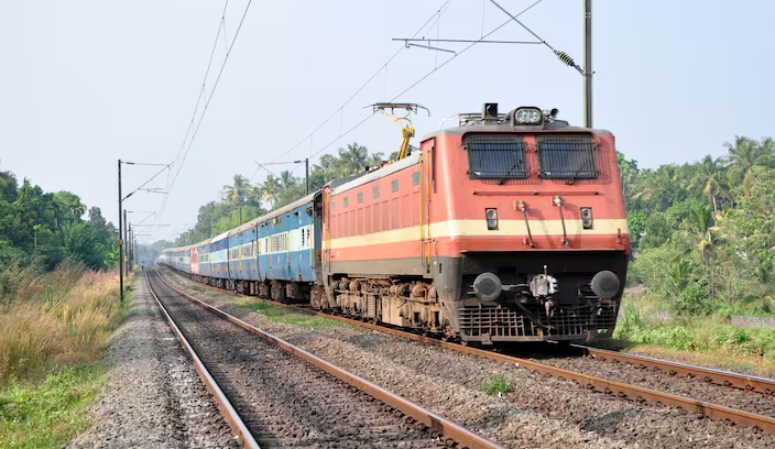 CG : छत्तीसगढ़ के रेल यात्री ध्यान देवें! 10 ट्रेनें 3 जुलाई तक हो गयी कैंसिल, कई ट्रेनों की टाइमिंग व रूट हुआ चेंज