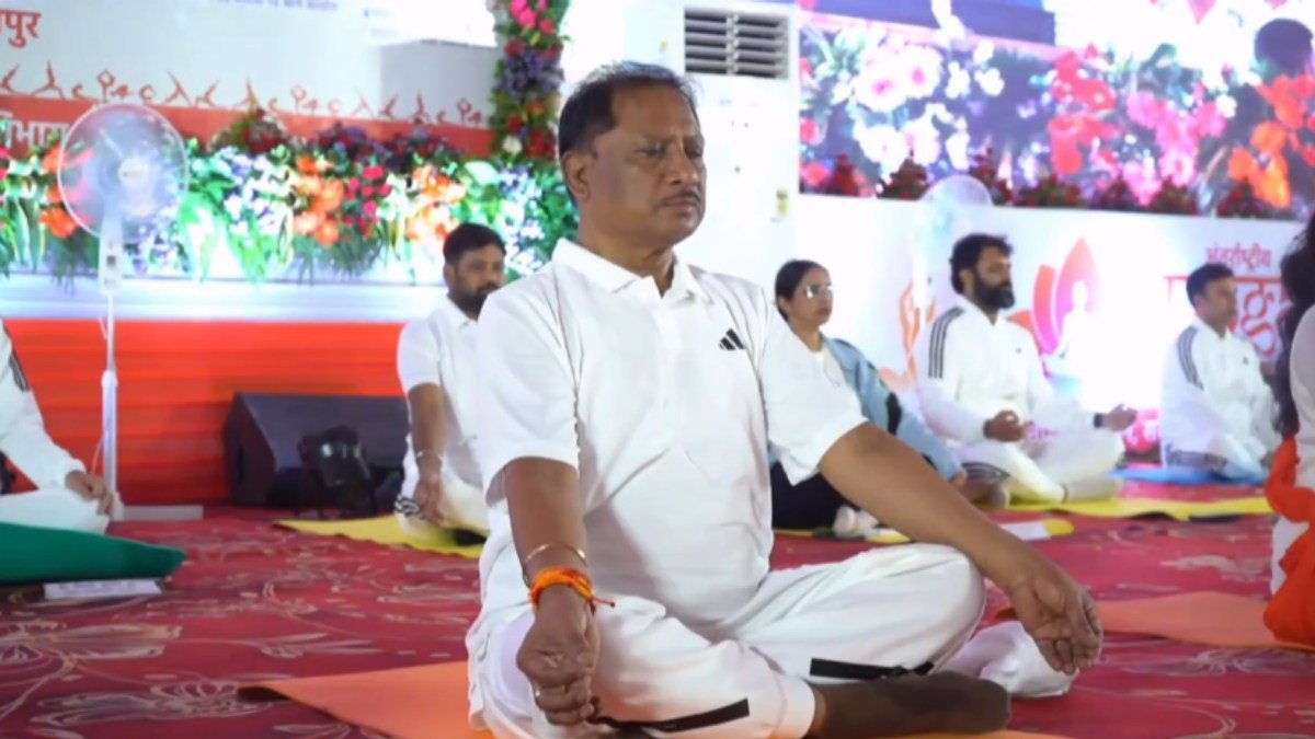 CG News : अंतर्राष्ट्रीय योग दिवस रायपुर में राज्यपाल, सरगुजा में मुख्यमंत्री होंगे चीफ गेस्ट, जानिये कौन किस जिले में होंगे मुख्य अतिथि