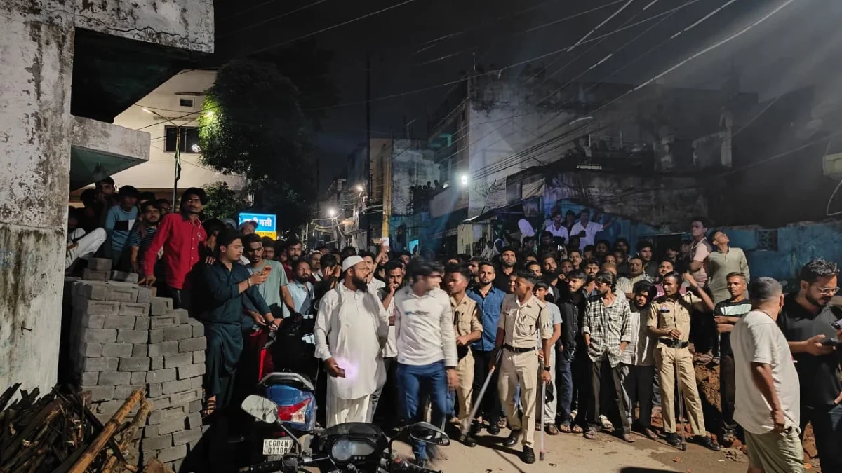 CG Breaking : एक ही परिवार के 5 शव मिलने से सनसनी, टिकरापारा के किराए के मकान में मिला शव, जांच में जुटी पुलिस