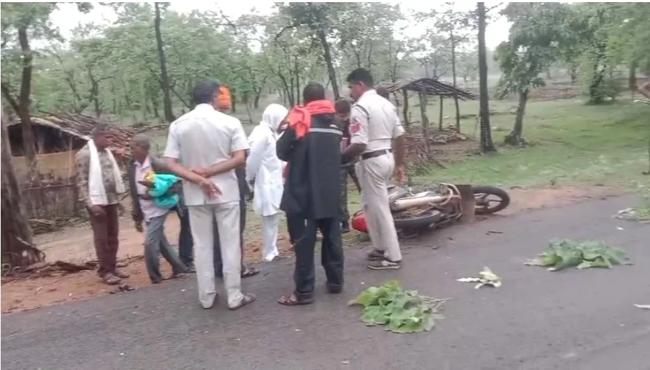 CG Road Accident : अंतिम संस्कार में शामिल होने आ रहे थे पति – पत्नी दोनों की सड़क हादसे में चली गयी जान