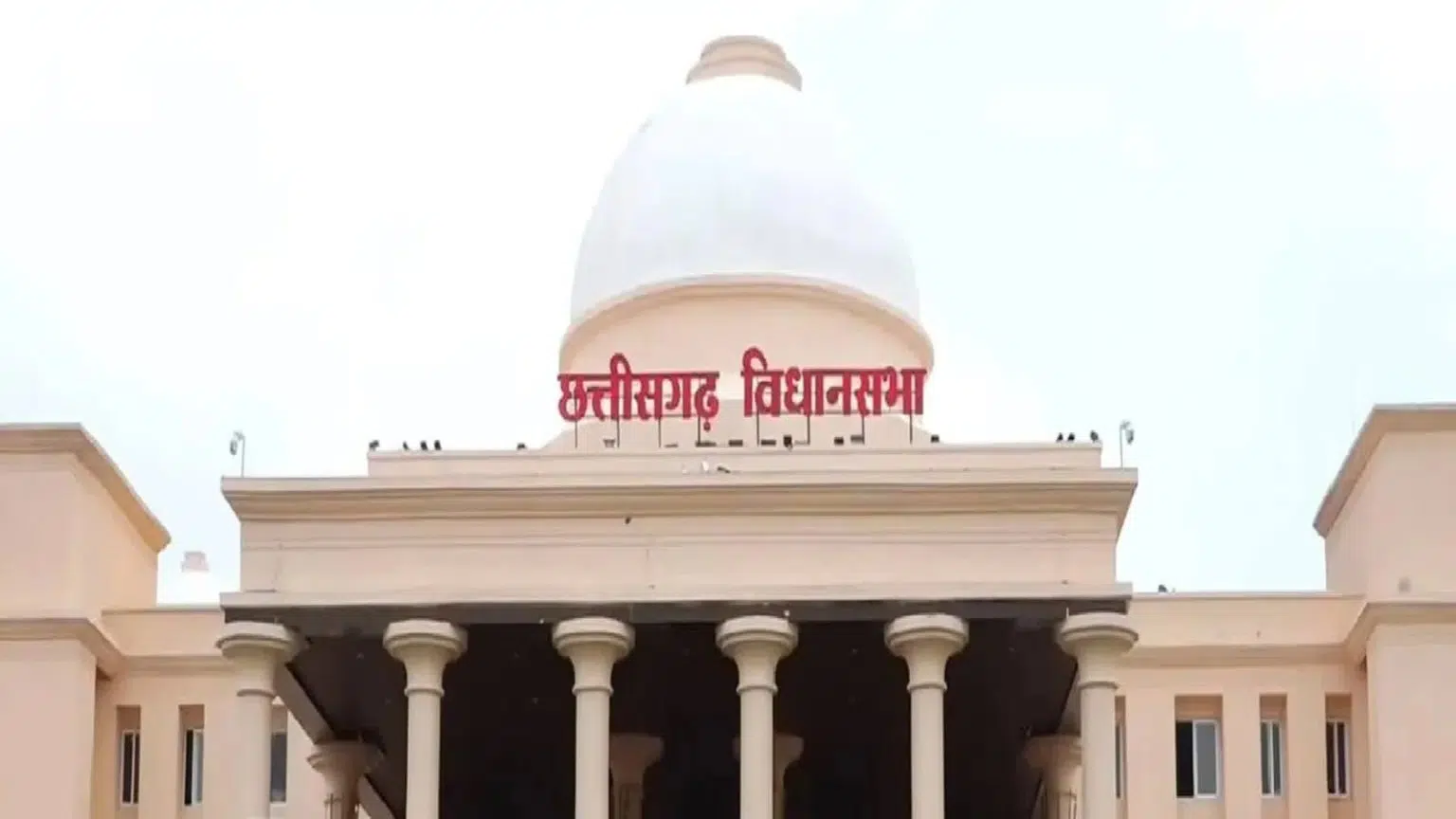 विश्वविद्यालय में उपकरण खरीद पर घमासान, विधानसभा में अनियमितता का मुद्दा गूंजा, मंत्री बोले – खरीद समिति में दो तकनीकी विशेषज्ञ थे शामिल