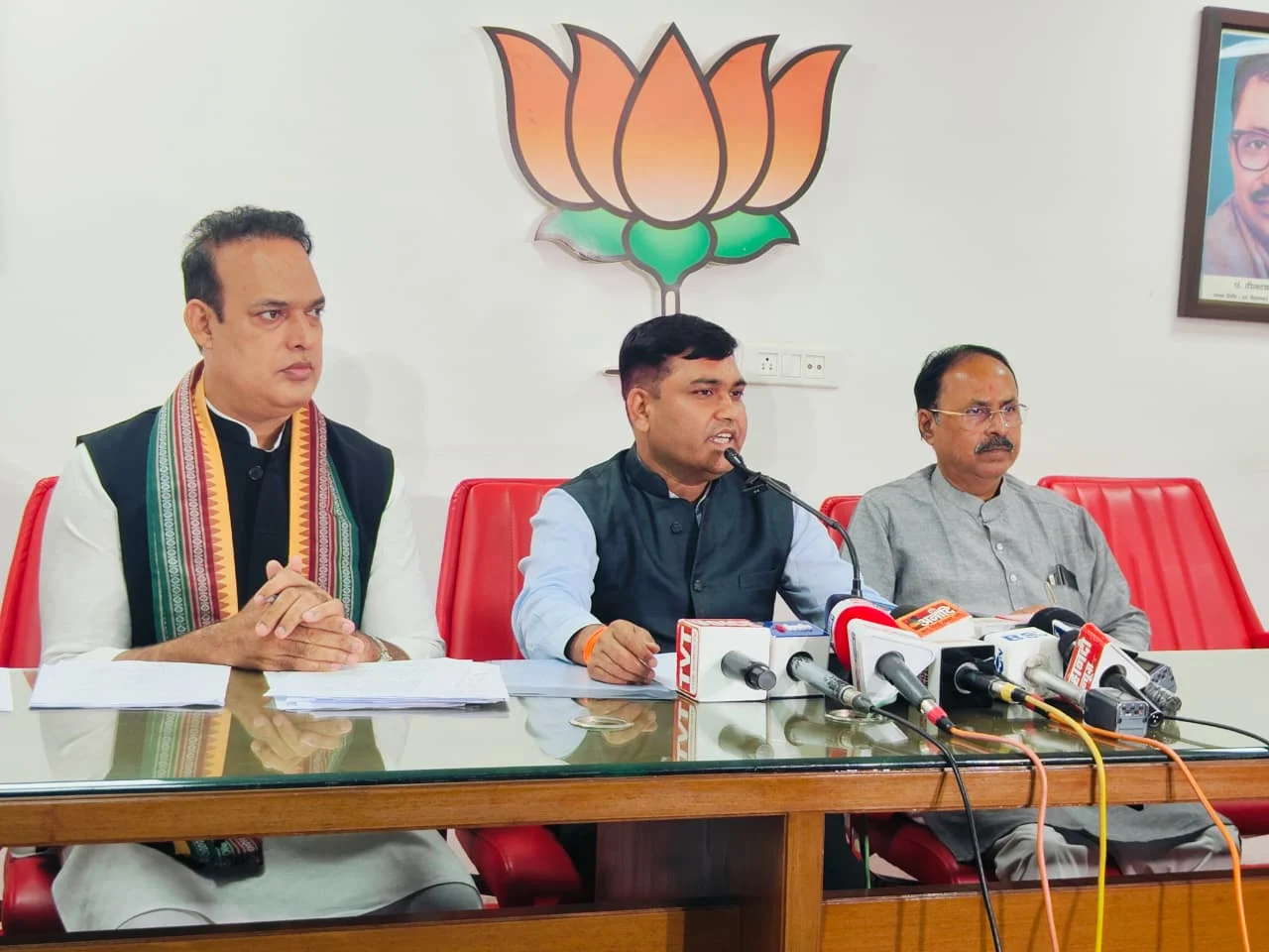 नकटी अतिक्रमण विवाद : कांग्रेस पर बरसे भाजपा प्रदेश महामंत्री, बोले- “गरीबों की नहीं, अपने करीबियों की चिंता”, कहा, “कांग्रेस है पर्दा डालो फोर्स”