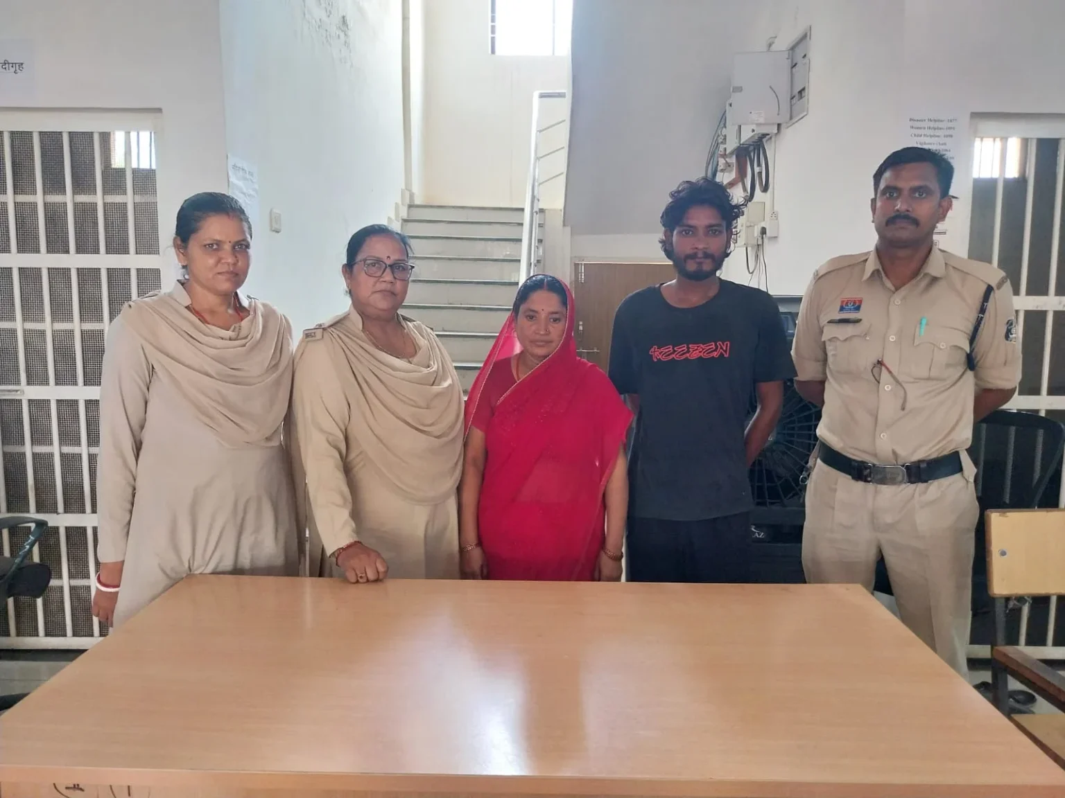 CG Crime : दहेज प्रताड़ना मामले में सास और देवर गिरफ्तार, गाली – गलौज, मारपीट, जान से मारने और अश्लील वीडियो वायरल करने की धमकी का आरोप