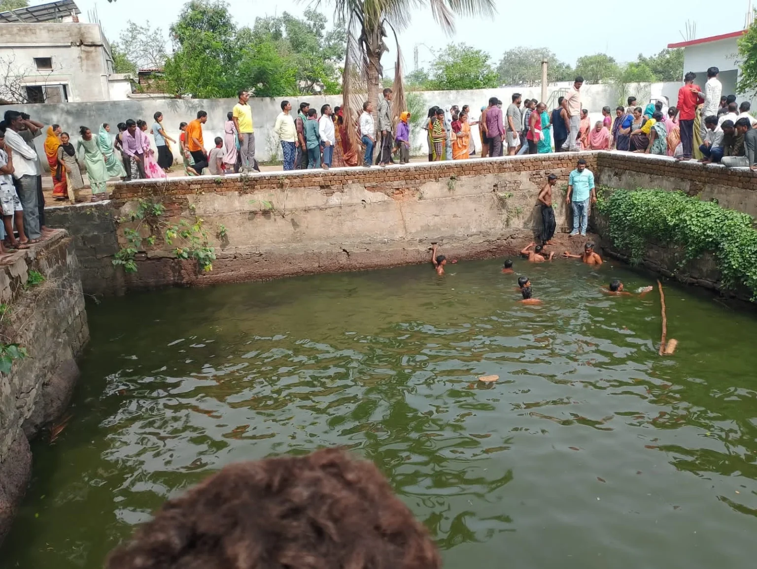 CG News : चतुर्भुजी मंदिर परिसर में दर्दनाक हादसा, प्राचीन बावड़ी बनी मौत का कुआं, खेलते – खेलते गिरे दो मासूम; दोनों की मौत