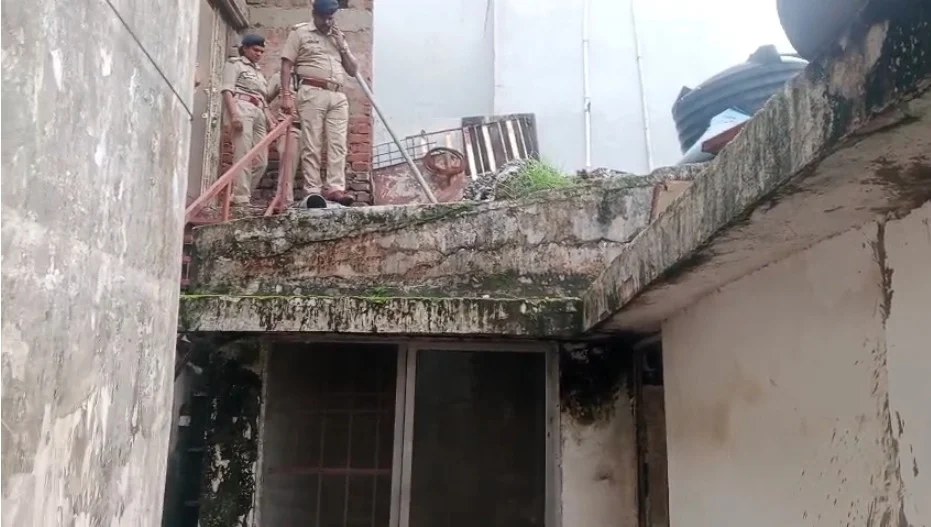 CG Crime : कारोबारी के सूने मकान में करोड़ों की चोरी, तीर्थ यात्रा पर गए थे दंपत्ति; AC की जगह से घुसे चोर