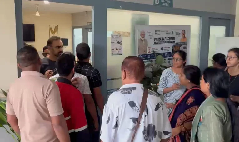 Korba : 16 साल बाद घर में गूंजी किलकारियां … एक साथ आयी दो खुशियां …, एक की हो गयी मौत, परिजनों ने डाक्टरों पर लापरवाही का लगाया आरोप किया हंगामा