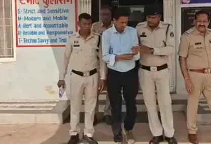CG Crime : युवक से क्लिनीक में डाक्टर ने किया गंदा काम, POCSO में दर्ज FIR के बाद हुई गिरफ्तारी, भेजा गया जेल