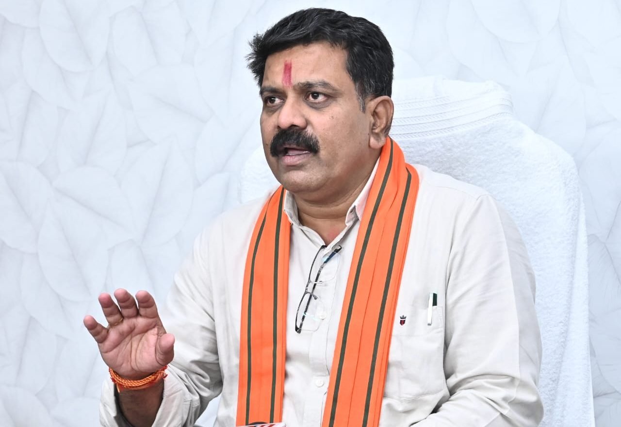 CG : बस्तर में बांग्लादेशी घुसपैठिये डिप्टी सीएम खुद की निगरानी में करा रहे जांच, ISI एंगल पर भी तफ्तीश जारी