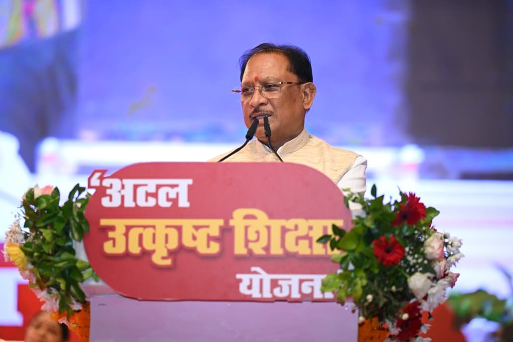 श्रमिक परिवारों के बच्चों को मिल रही उत्कृष्ट शिक्षा, उनके सपनों को पंख देना हमारी प्राथमिकता : मुख्यमंत्री विष्णु देव साय