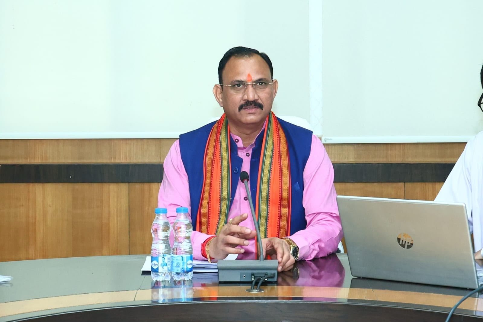 स्वास्थ्य मंत्री श्याम बिहारी जायसवाल ने की विभागीय कार्यों की समीक्षा मंत्रालय में वरिष्ठ अधिकारियों को दिए बेहतर स्वास्थ्य सेवाओं के लिए आवश्यक निर्देश