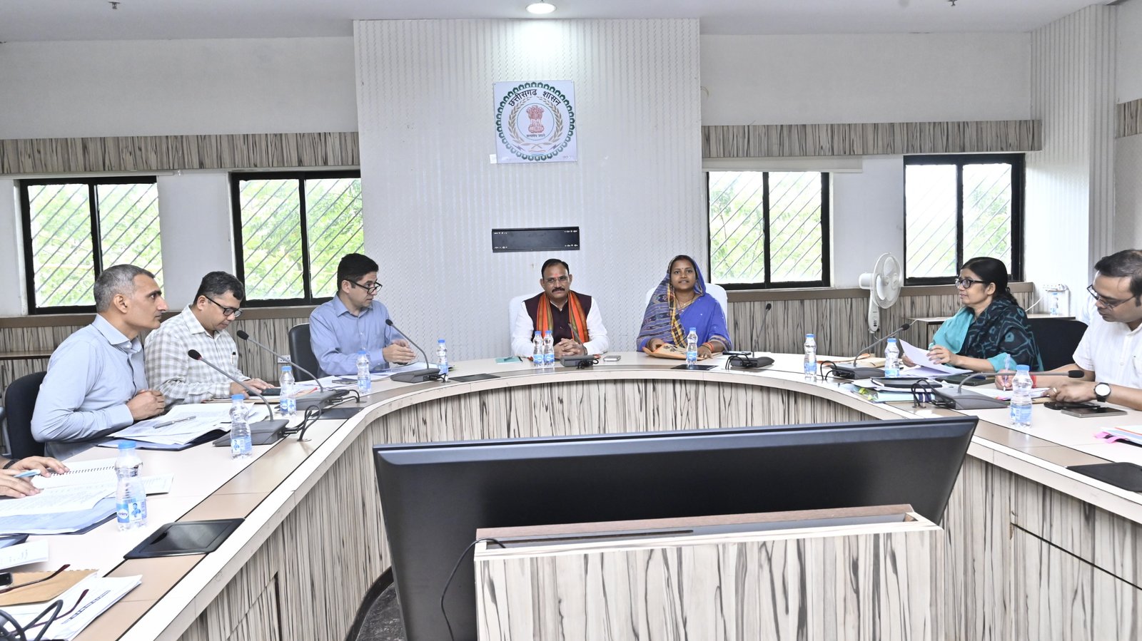 समाज कल्याण मंत्री लक्ष्मी राजवाड़े एवं स्वास्थ्य मंत्री श्याम बिहारी जायसवाल ने ली संयुक्त बैठक
