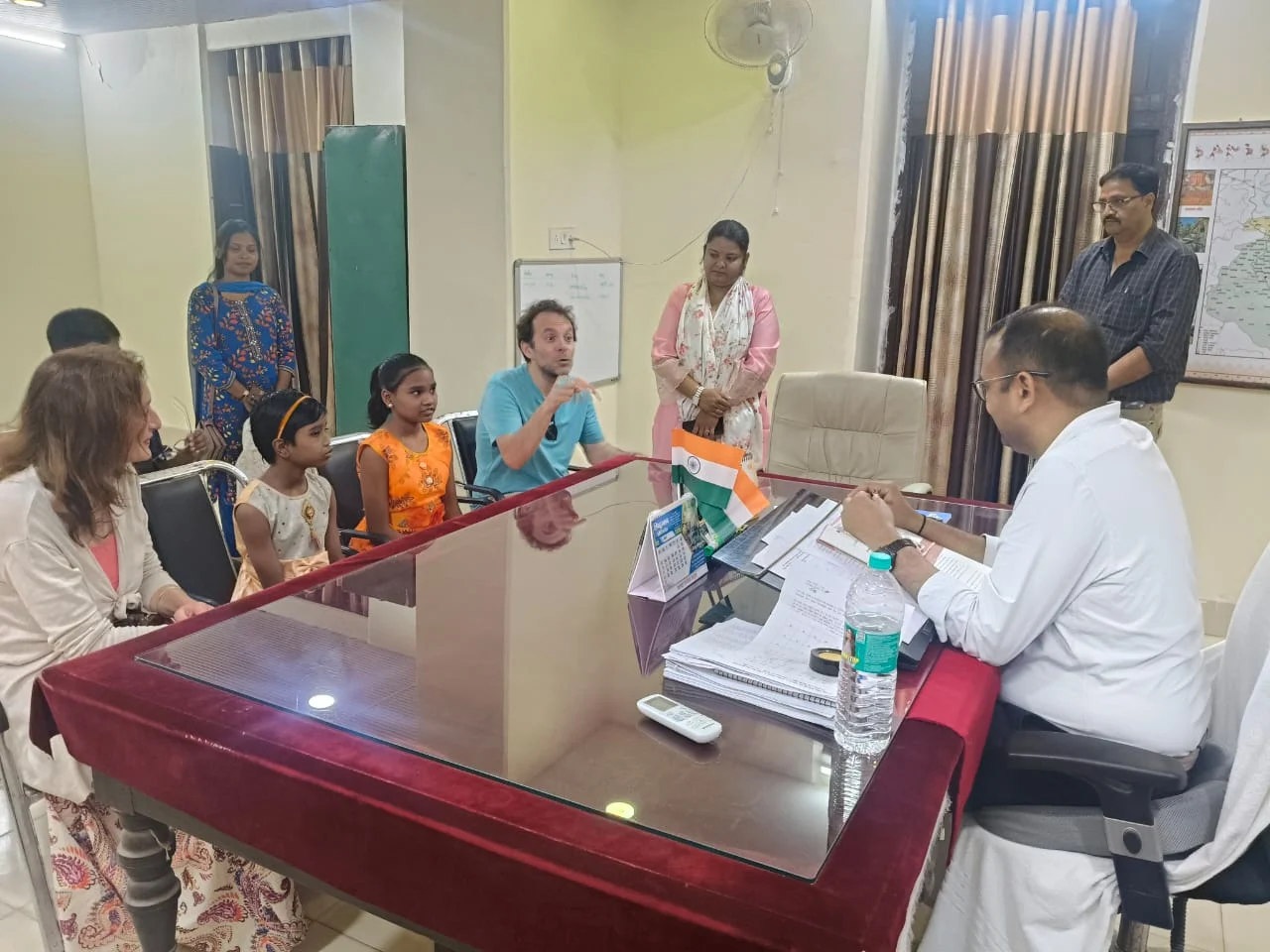 CG News : तीन साल बाद रिद्धि – सिद्धि को मिला नया परिवार, इटली के दंपती ने दोनों बहनों को लिया गोद