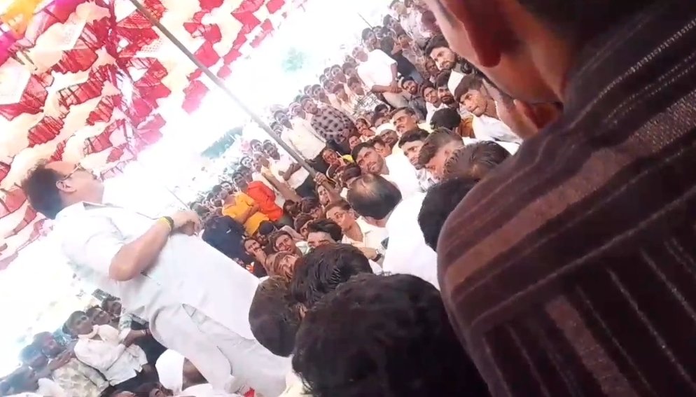 ‘महिलाओं को भेजते हैं मेरे पास…’ भाजपा विधायक ने मंच से कह दी ऐसी बात, सोशल मीडिया पर जमकर हो रही चर्चा
