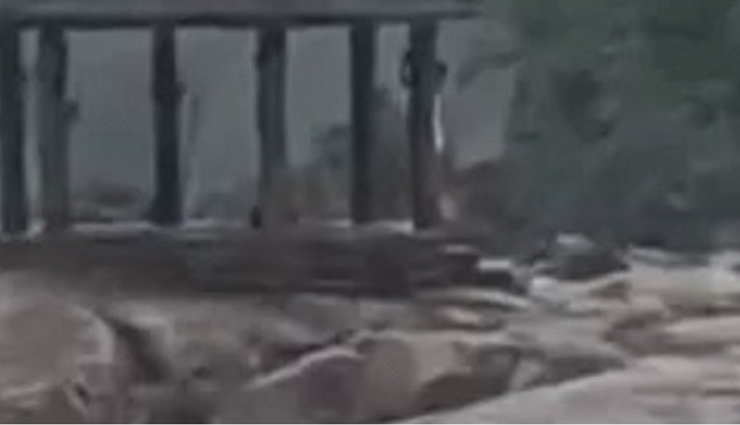 Korba : देवपहरी जलप्रपात में 15 घंटे चला रेस्क्यू, टापू पर फंसे तीन युवक सुरक्षित बाहर निकाले गए