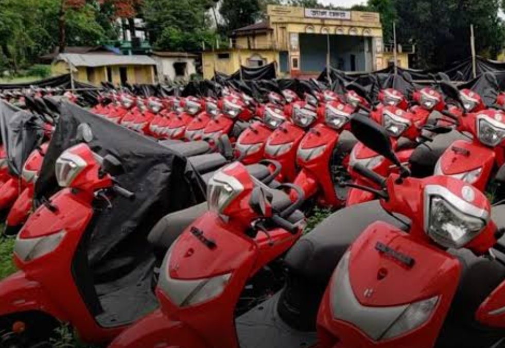 प्रदेश की छात्राओं के लिए मुख्यमंत्री ने खोला ​खुशियों का पिटारा, 50 हजार बेटियों को स्कूटी देने ऐलान, रक्षाबंधन से पहले दे दी बड़ी सौगात