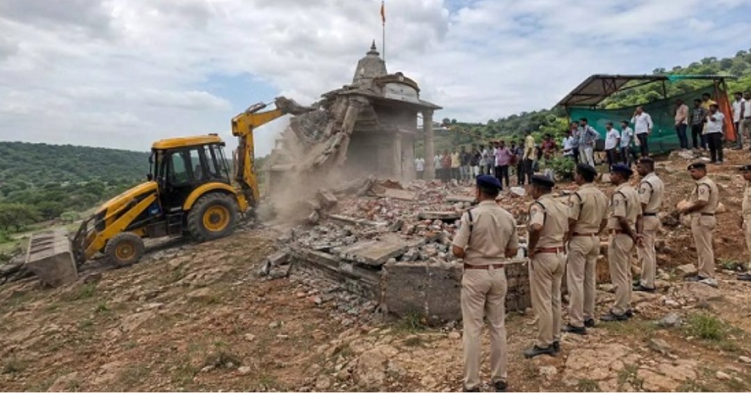 खाटू श्याम मंदिर पर चला प्रशासन का बुलडोजर, 15 गांवों की आस्था पर उठा सवाल…