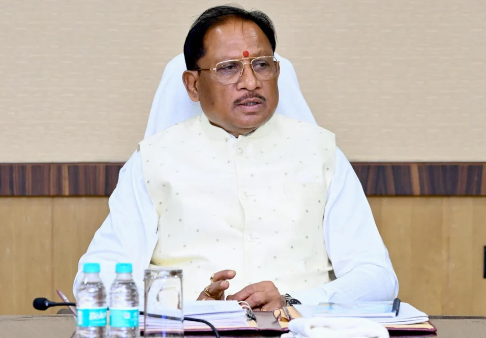 मुख्यमंत्री विष्णु देव साय के निर्देश पर ब्लू वाटर दुर्घटना में डूबे युवा की खोज के लिए विशाखापट्टनम से आयेगा भारतीय नौसेना का विशेष गोताखोर दल