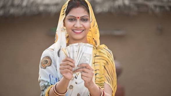 महिलाओं की लगी लॉटरी, खाते में आएंगे 50 हजार रुपये! चुनाव से पहले सरकार डालेगी 20 हजार की पहली किस्त