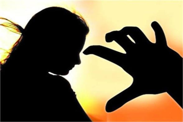 CG: 3 बच्चियों से छेड़छाड़, मिठाई खिलाने के बहाने आरोपी ने दिया वारदात को अंजाम