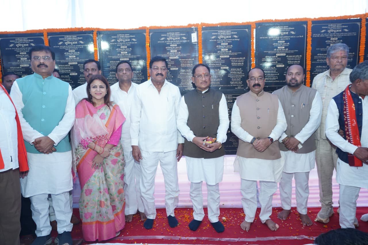 शिक्षक बच्चों का भविष्य गढ़ते हैं और उनके माध्यम से समाज एवं राष्ट्र के उज्ज्वल भविष्य की नींव रखते हैं : मुख्यमंत्री साय