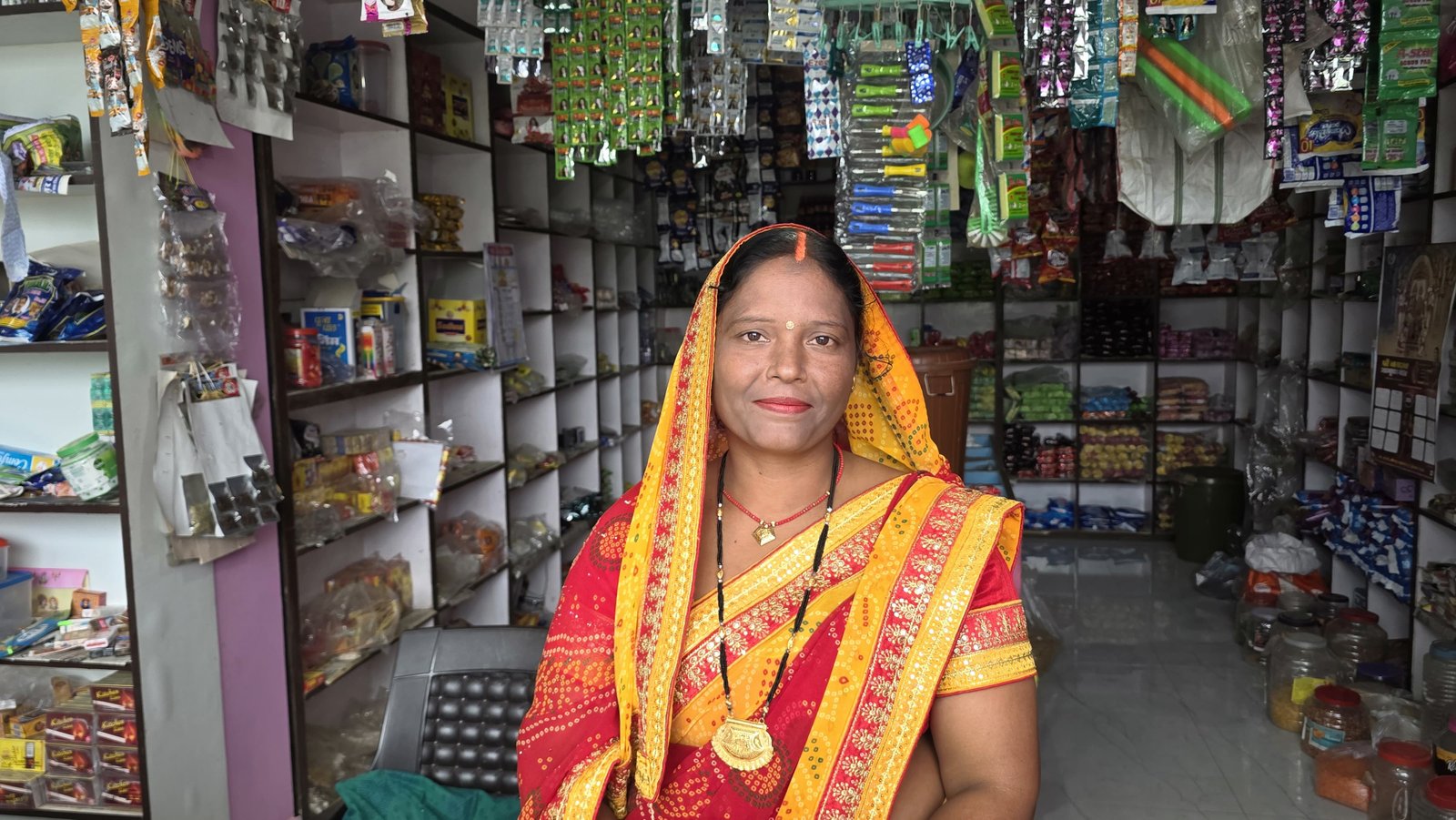 स्वरोजगार से मजबूत हुई महिलाओं की आर्थिक स्थिति, बच्चों की शिक्षा और घरेलू जरूरतों में भी मिल रहा लाभ