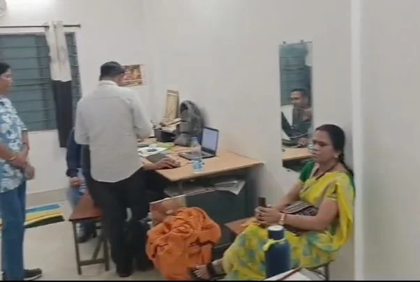 CG News : ACB की एक और बड़ी कार्रवाई, महिला प्राचार्य और बाबू 10 हजार की रिश्वत लेते किया गिरफ्तार