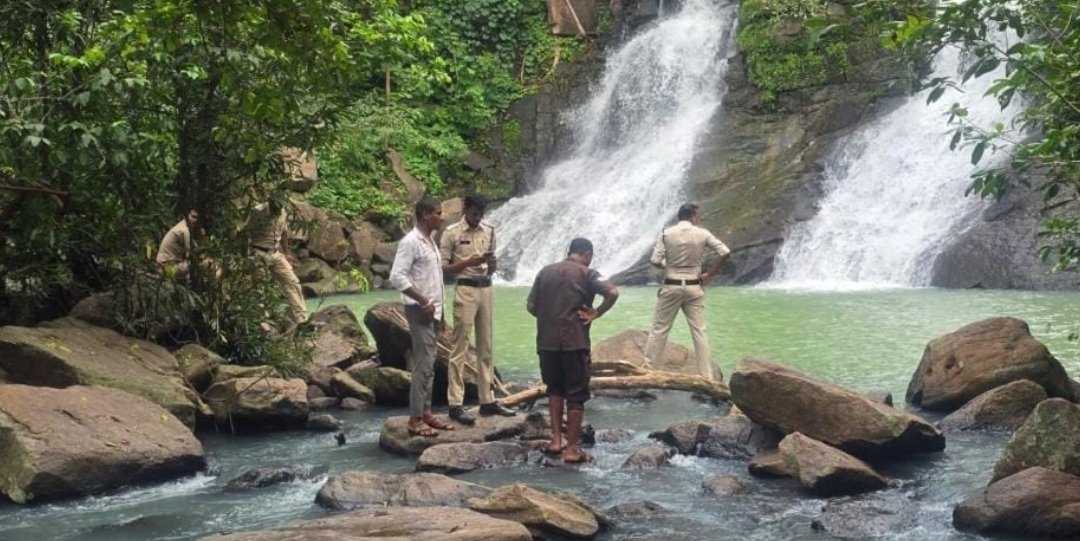 CG : वॉटरफॉल में नहाने के दौरान युवक डूबा, रायपुर से दोस्तों के साथ आया था घूमने