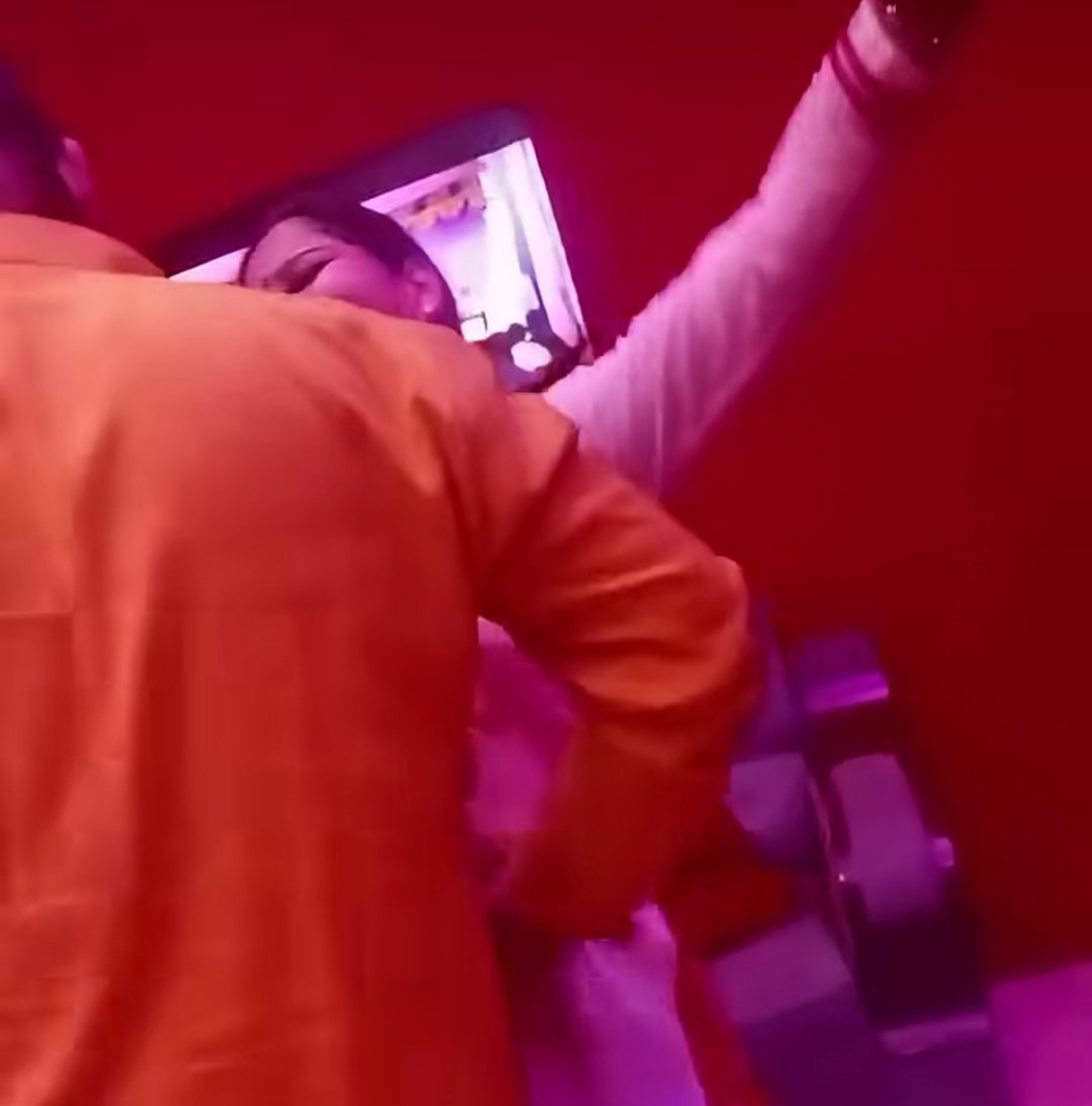 कथावाचक देवेंद्र पाठक का बंद कमरे में महिला के साथ वीडियो लीक! हरकत देखकर आप भी हो जाएंगे शर्मसार, देखिए वीडियो