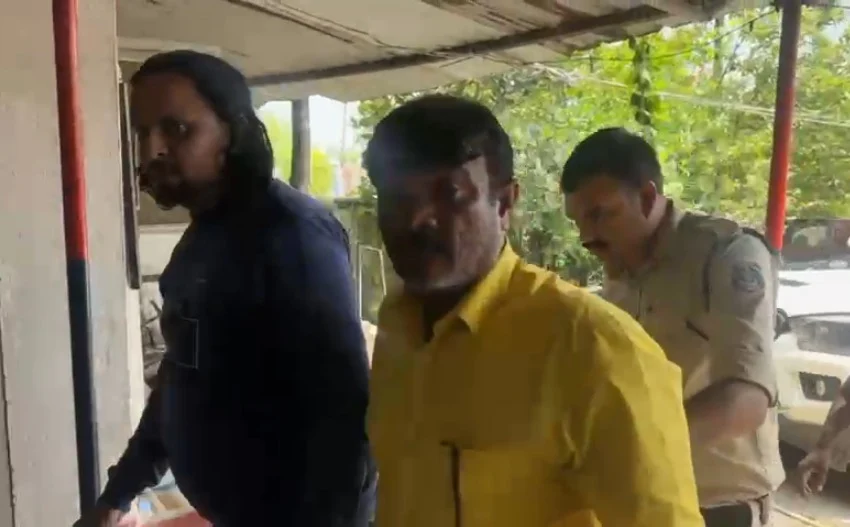 छत्तीसगढ़ में पकड़ाया झारखंड गोलीकांड का शूटर, नेता सहित चार लोगों को दिन दहाड़े मारी थी गोली, कार से हुए थे फरार