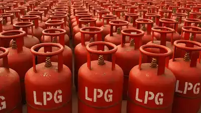 बढ़ गए LPG सिलेंडर के दाम.. सितम्बर के पहले ही दिन लगा महंगाई का तगड़ा झटका, जानें कितने चुकाने होंगे