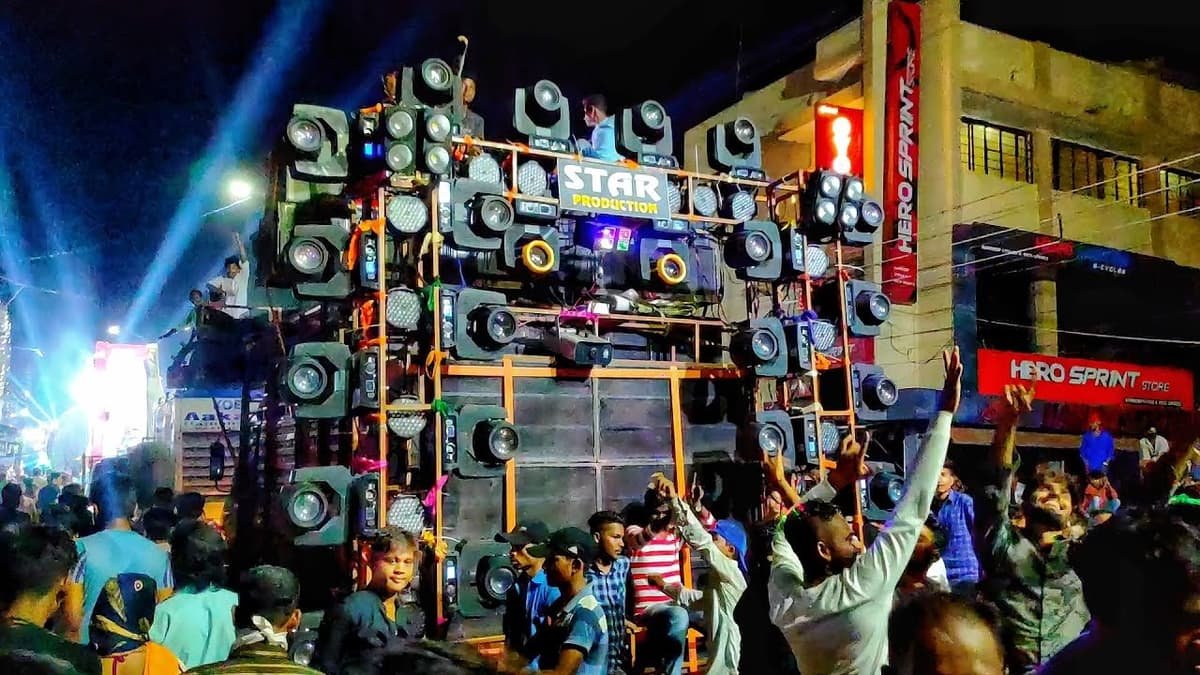 DJ Ban : पूरे प्रदेश में डीजे पर लगा बैन दशहरा पर सांप्रदायिक सौहार्द बिगाड़ने वालों पर होगी कार्रवाई, सीएस ने ली बैठक