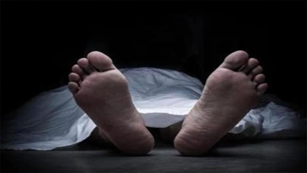 CG News : देसी शराब पीने से पार्षद की मौत घर लौटते ही हुई सांस लेने में दिक्कत, एक और शख्स ने तोड़ा दम