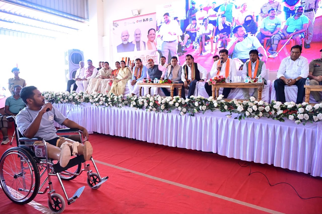 आईईडी विस्फोटों के शिकार हर नागरिक को पैरों पर खड़ा करना ही नक्सलवाद की अंतिम निशानी को मिटाना – उप मुख्यमंत्री विजय शर्मा