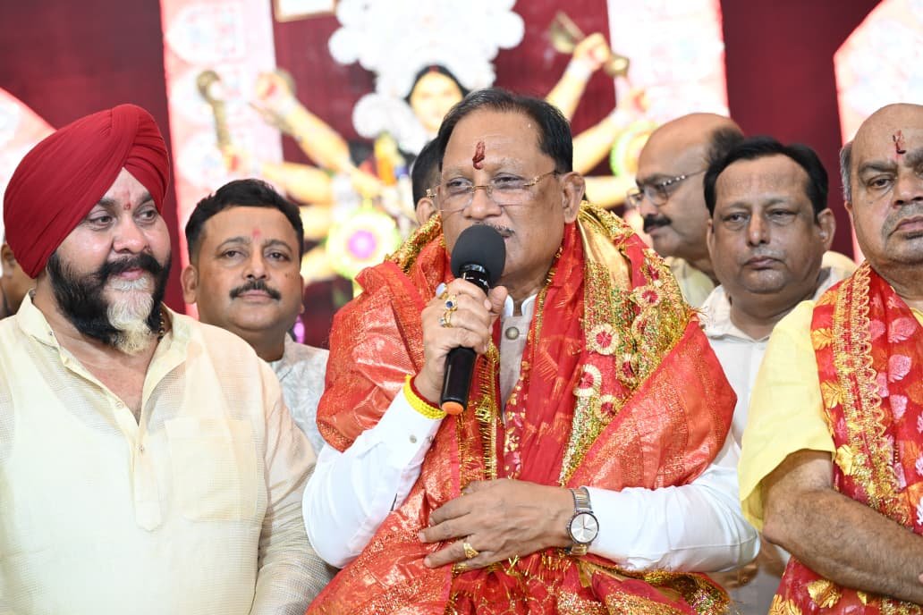 मुख्यमंत्री विष्णु देव साय ने मां काली और मां दुर्गा की पूजा-अर्चना कर प्रदेश की सुख-समृद्धि की कामना की