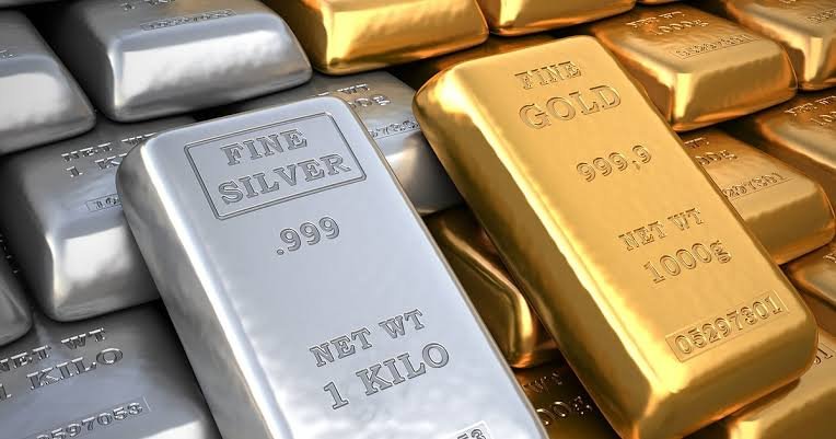 Gold Silver Price : माह के पहले दिन लोगों को मिली बड़ी खुशखबरी औंधे मुंह गिरे सोने – चांदी के दाम गोल्ड 1.11 लाख के करीब