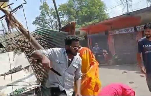 Korba : किन्नर और पिता-पुत्र के बीच खूनी झड़प, चाकूबाजी में कई घायल बीच सड़क मचा हड़कंप