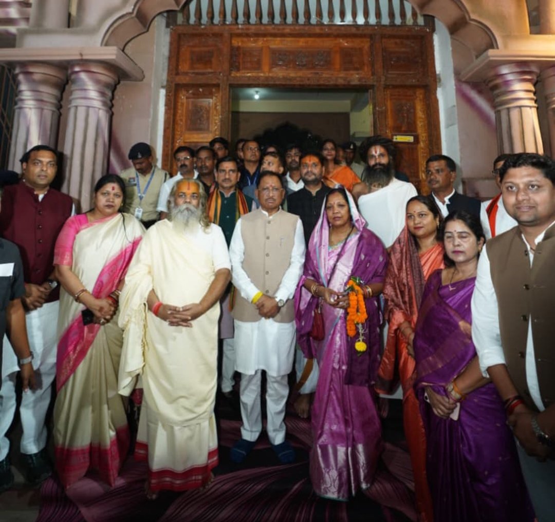 मुख्यमंत्री विष्णु देव साय ने शिवरीनारायण में भगवान नर-नारायण के किए दर्शन, प्रदेशवासियों की सुख – समृद्धि और खुशहाली की कामना