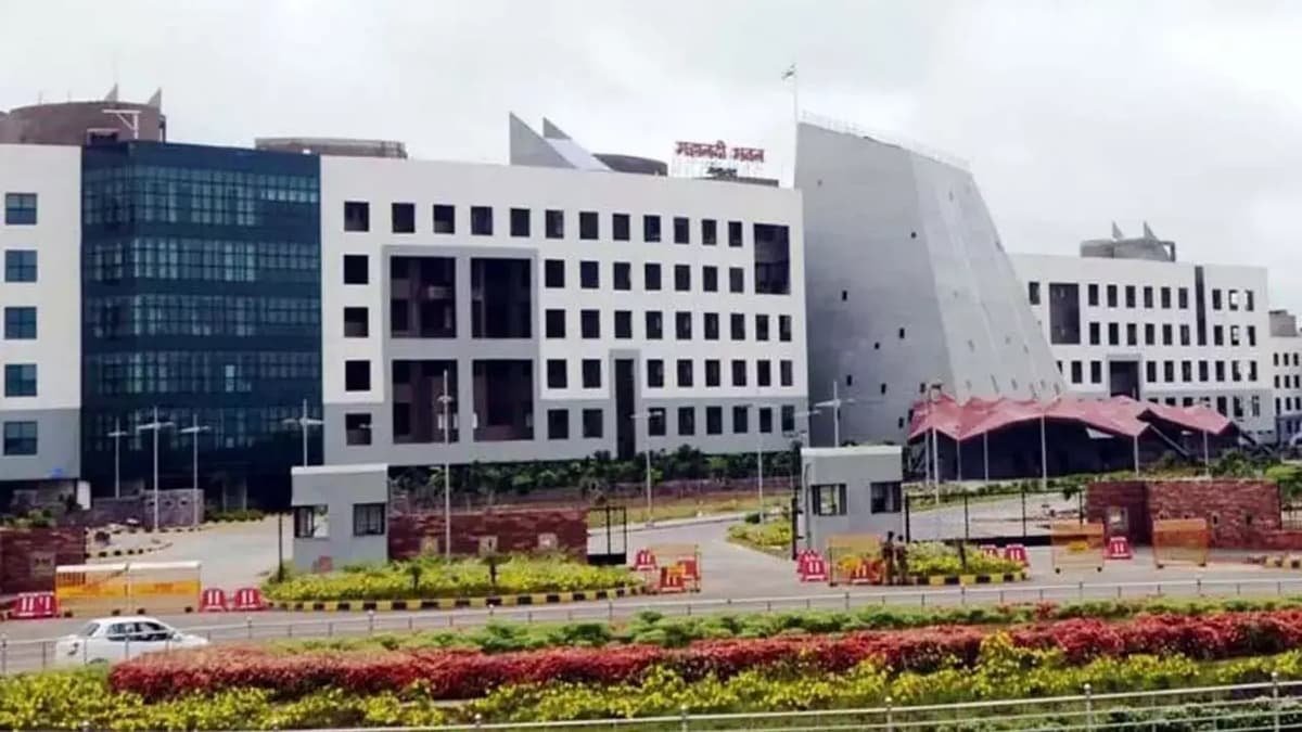 छत्तीसगढ़ में फिर बड़े पैमाने पर तबादले, …. इस विभाग के 84 कर्मचारियों को किया गया इधर से उधर, देखें पूरी सूची